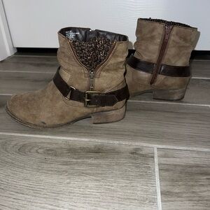 Jellypop Rosalie Brown Sweater Ankle Booties